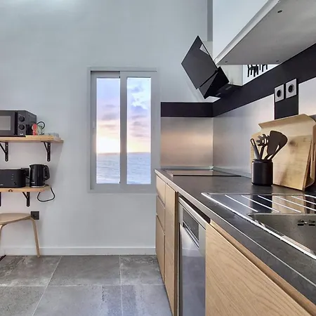 Apartment Duck Dive *